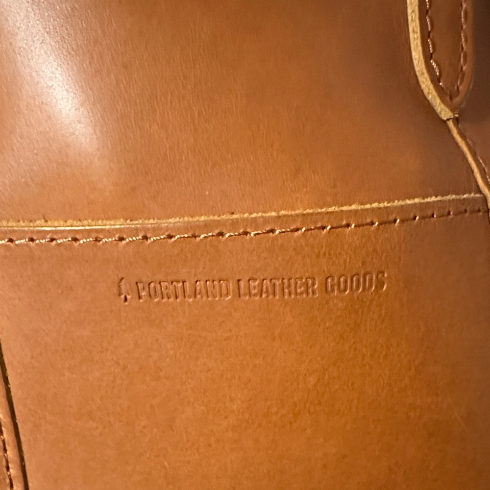 Portland Leather Goods Lola Medium Crossbody - Picture 2 of 3